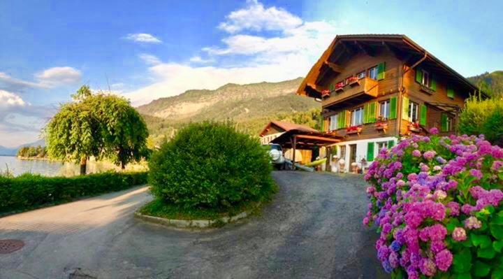 Privatzimmer Am Thunersee Apartment Leissigen Exterior photo