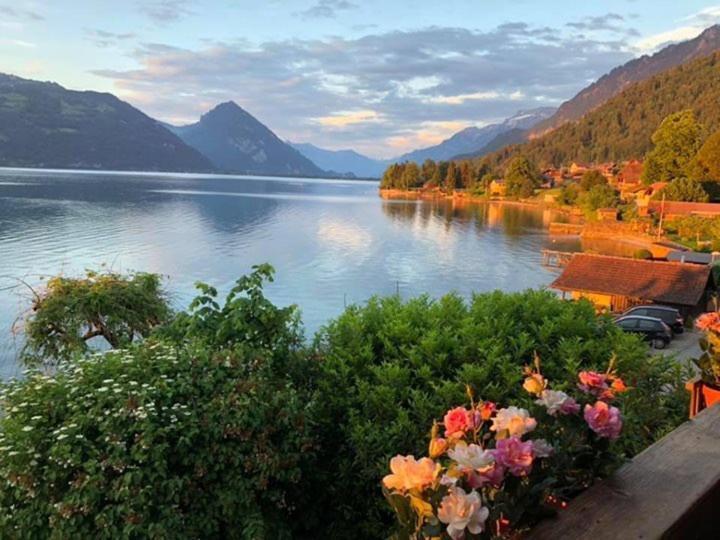 Privatzimmer Am Thunersee Apartment Leissigen Exterior photo